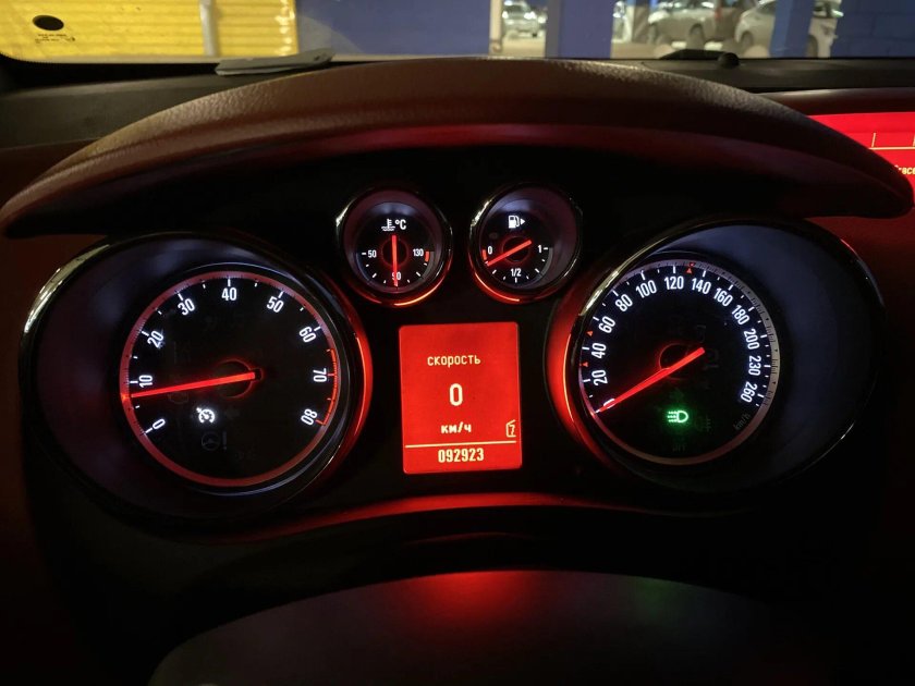 Приборная панель Opel Astra j