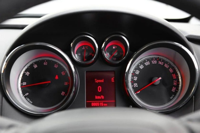 Приборная панель Опель Астра