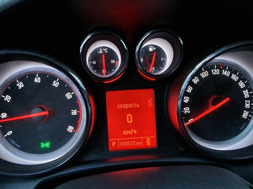 Приборная панель Opel Astra j