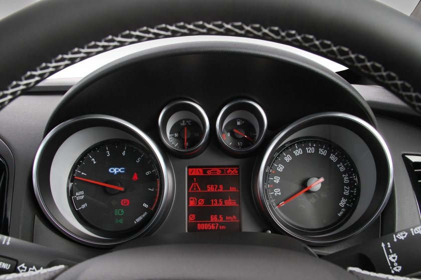 Панель приборов Опель Астра j 2013