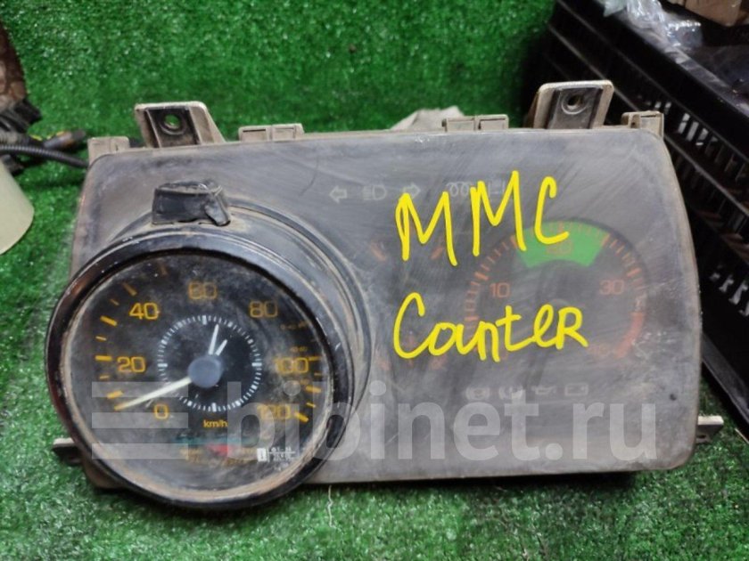 Приборная панель Митсубиси Кантер