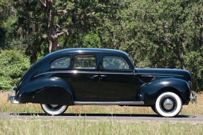 1939 Ford sedan