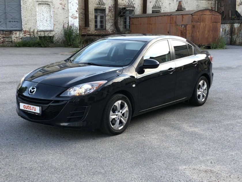 Mazda 3 черная седан