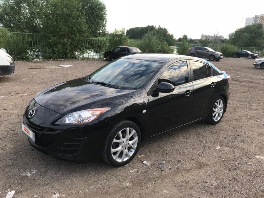 Мазда 3 черная седан