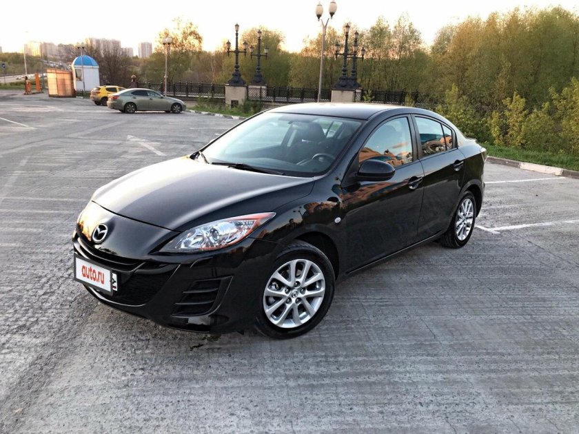 Mazda 3 черная