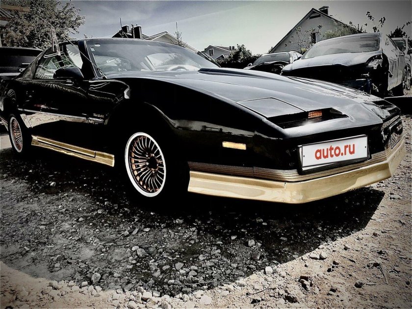 Pontiac Firebird lll