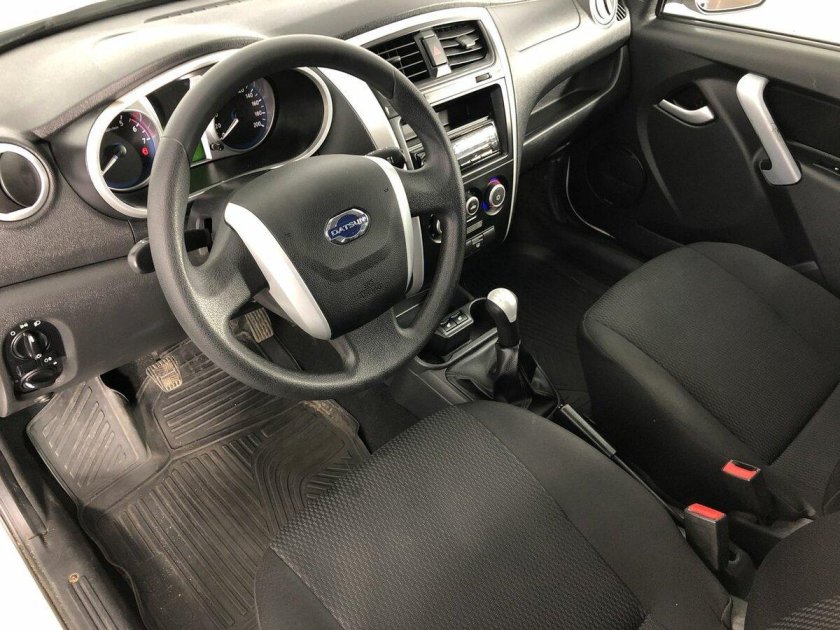 Datsun mi-do белый