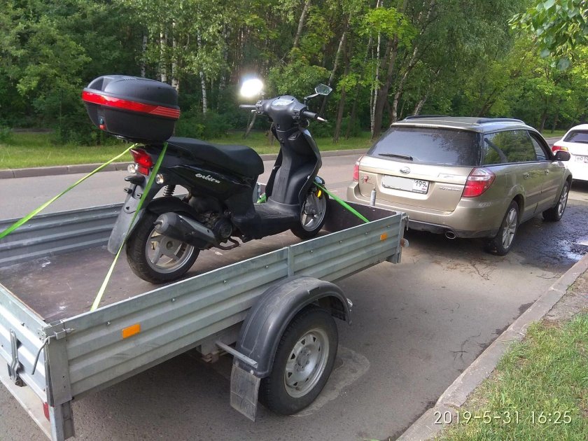 Перевозка скутера в прицепе