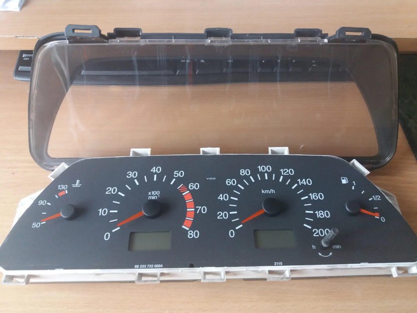 Приборная панель ВАЗ 2115 vdo