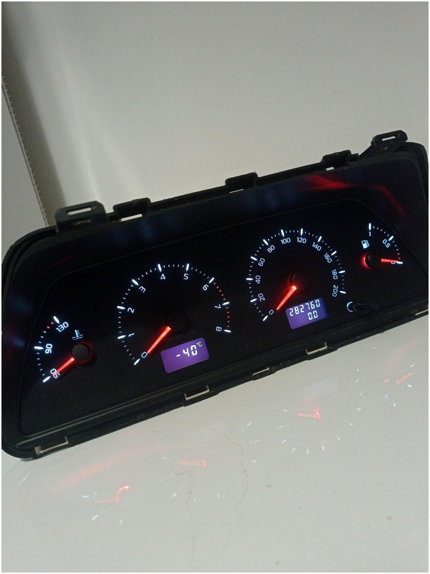 Накладка на панель приборов ВАЗ 2110