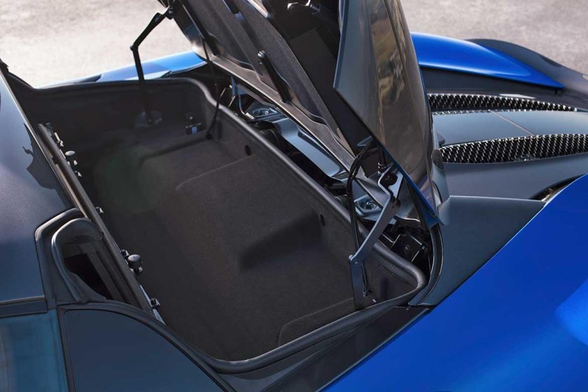 Макларен 650 Спайдер салон