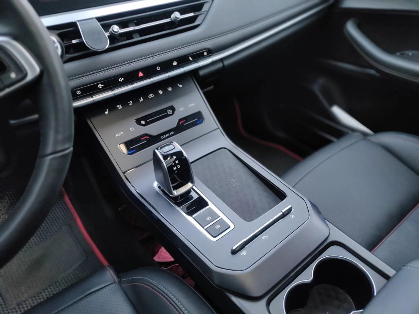 Chery Tiggo 8 Pro Центральная консоль