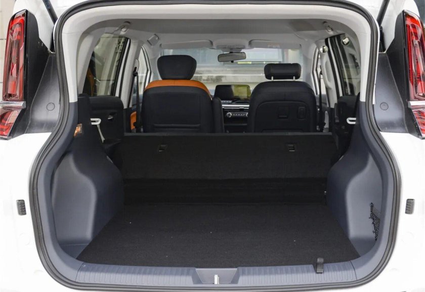 Toyota Ractis трансформация салона