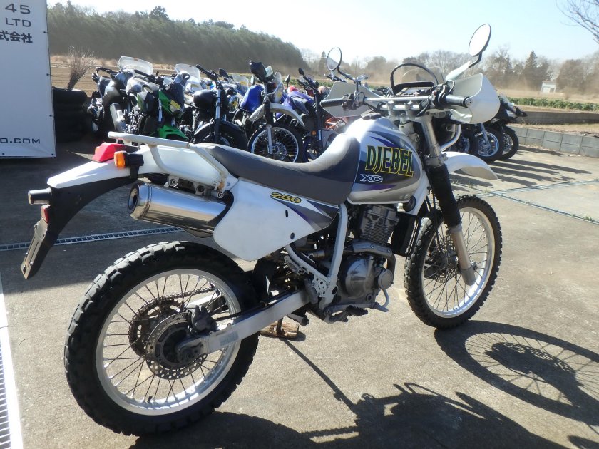 Suzuki djebel 200 1994