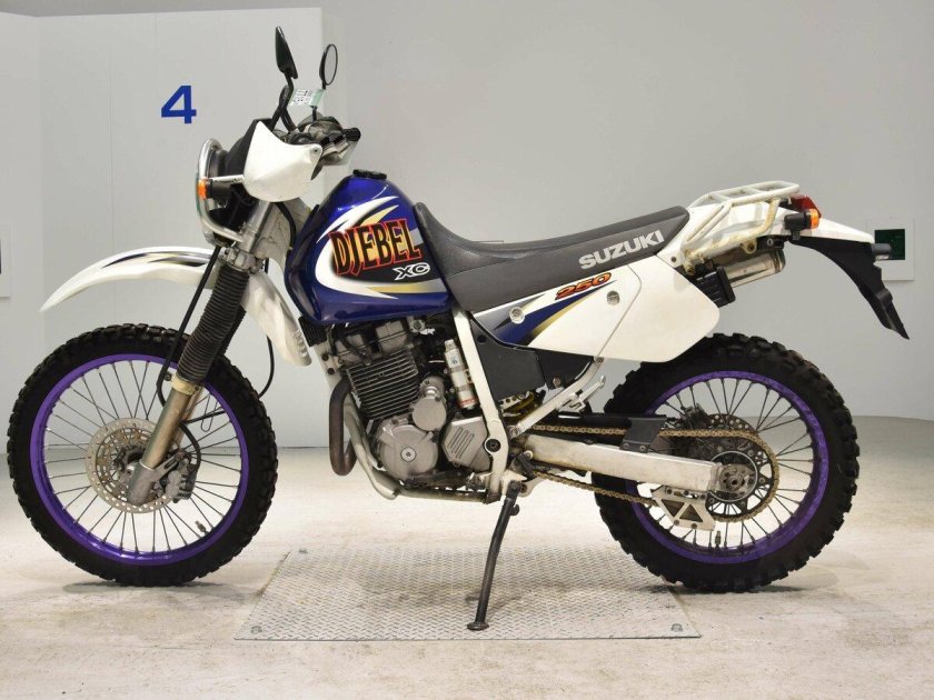 Suzuki Djebel 200