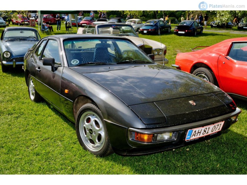 Porsche 924, 1977