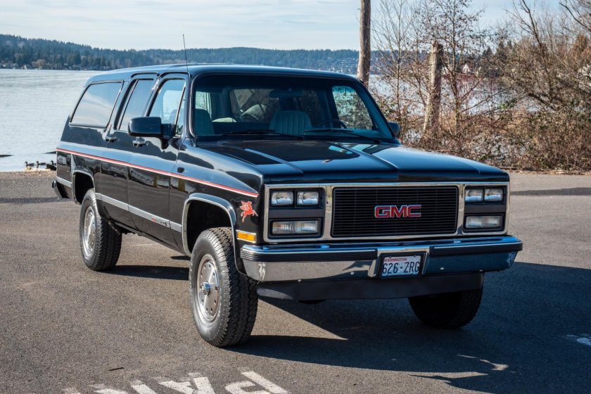 GMC Suburban 2500