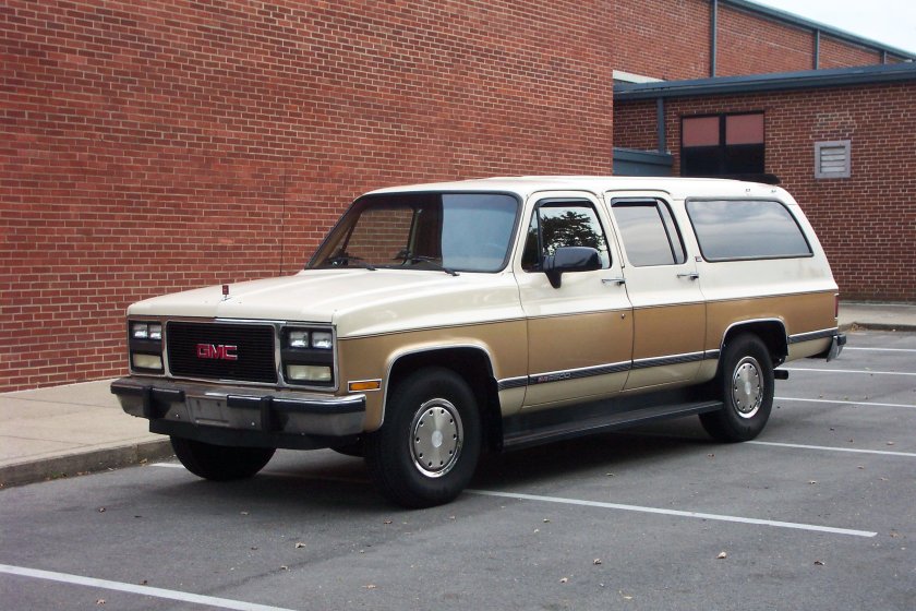 GMC Suburban 2500