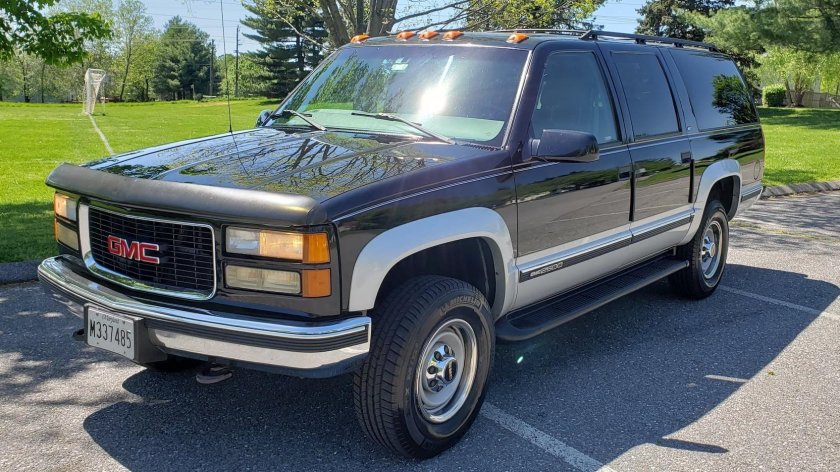 GMC Suburban 2500
