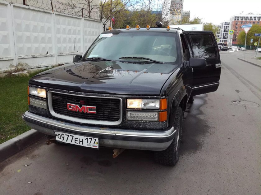 GMC Suburban (8g
