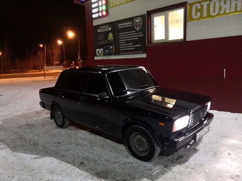 ВАЗ 2107 черная бункер