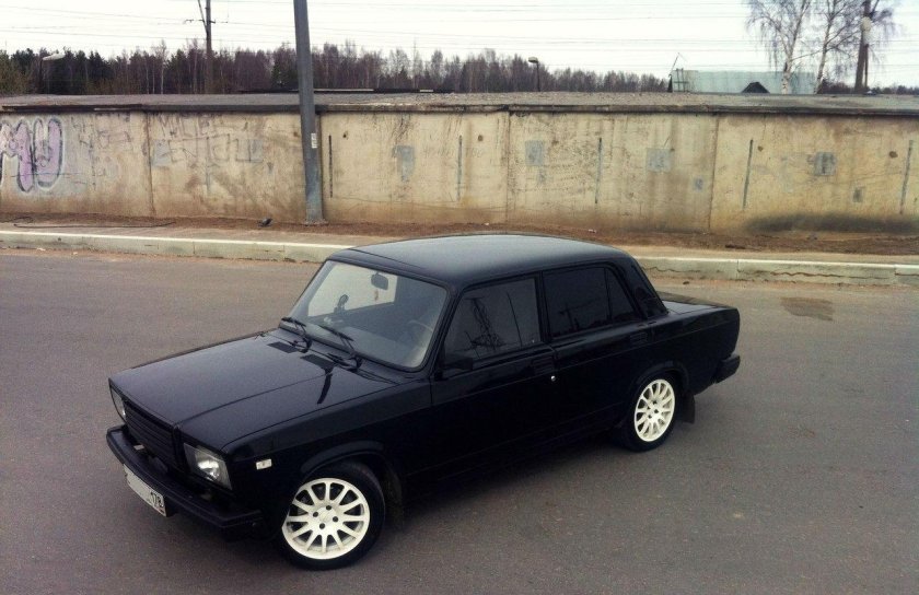 ВАЗ 2105 черная
