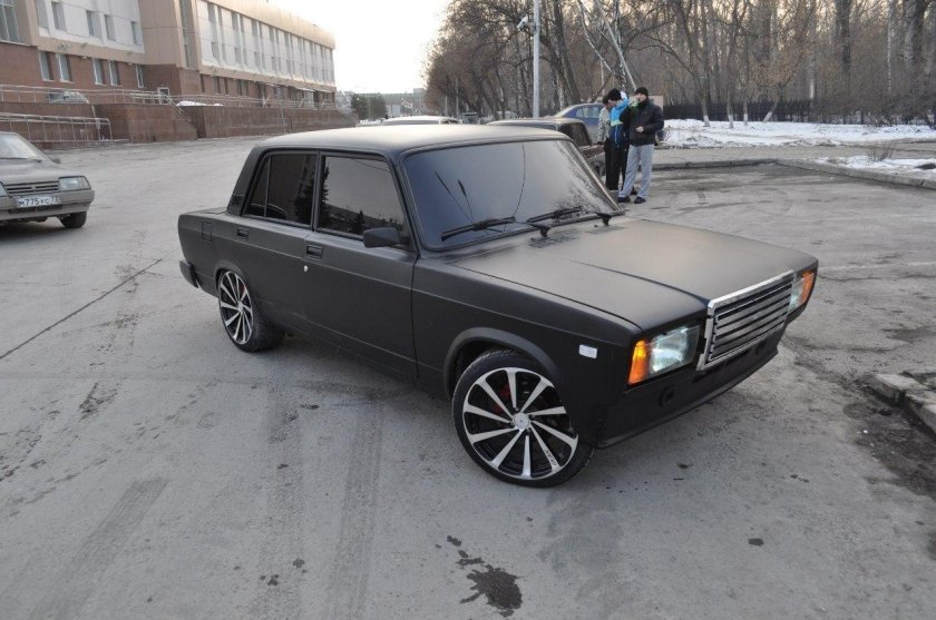 ВАЗ 2107 черная матовая