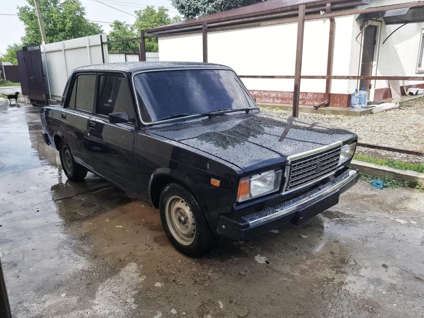 Чёрная семёрка ВАЗ 2107