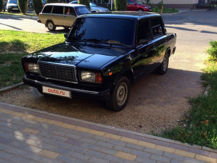 ВАЗ 2107 темно