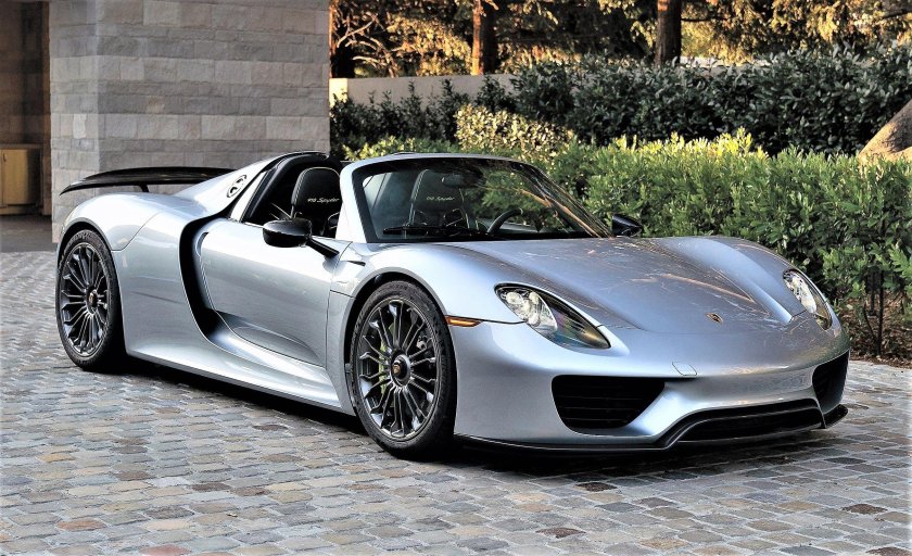 Порше 918 Spyder