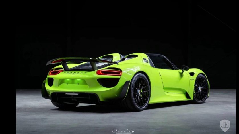 Porsche 918 Spyder зеленый