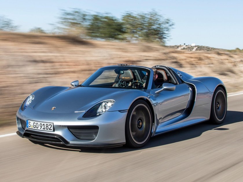 Машина Порше 918