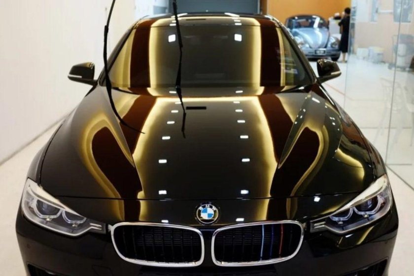 Блестящий автомобиль