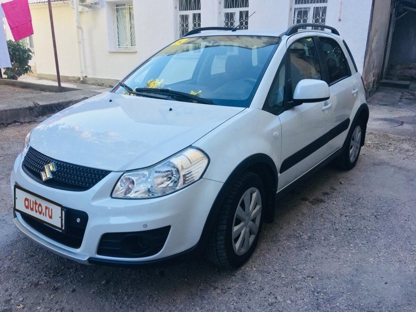 Suzuki sx4 хэтчбек белый