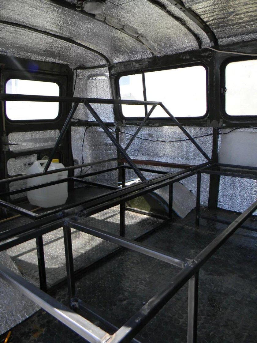 Чертеж раскладного дивана в УАЗ Буханка