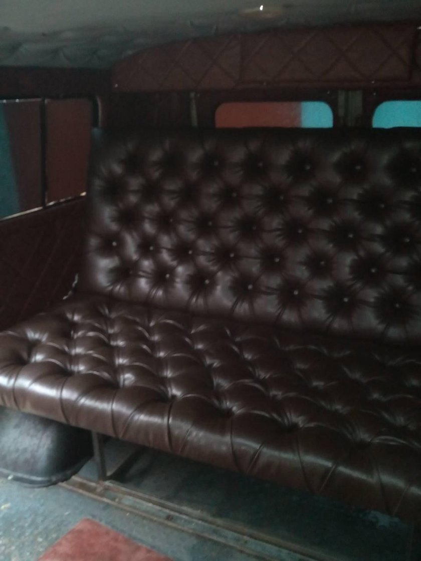 Диван в УАЗ Буханка
