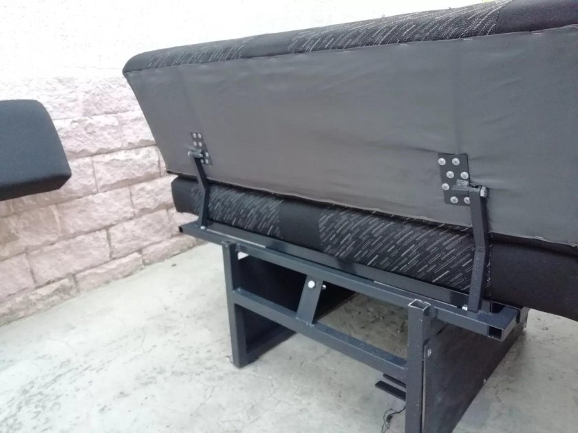 Диван МАЗ 4370