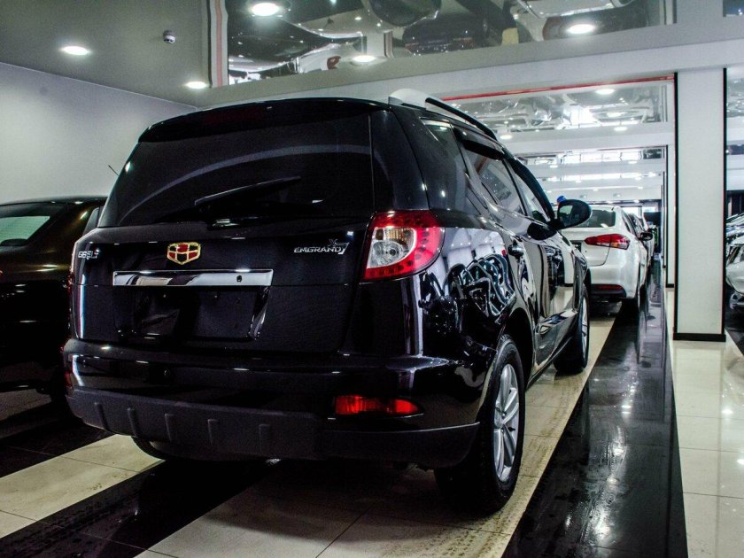 Geely Emgrand 7 черный