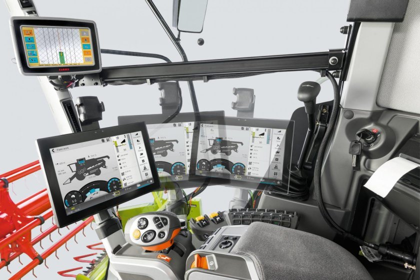 CLAAS Tucano кабина
