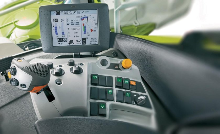 Комбайн Ягуар в кабине