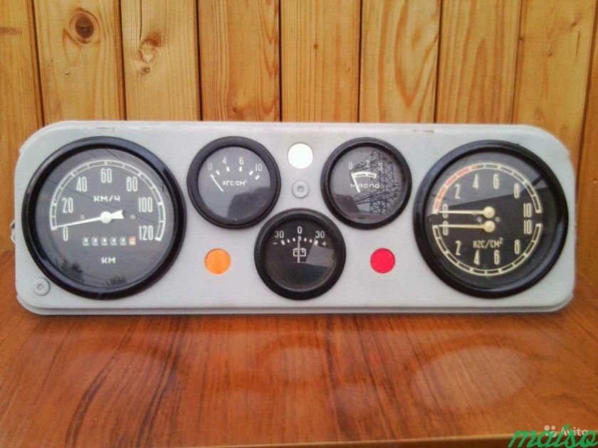 Щиток приборов ЗИЛ 130