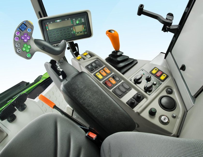 Deutz Fahr комбайн