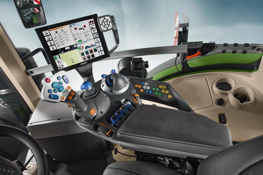 Трактор Фендт 1050 кабина