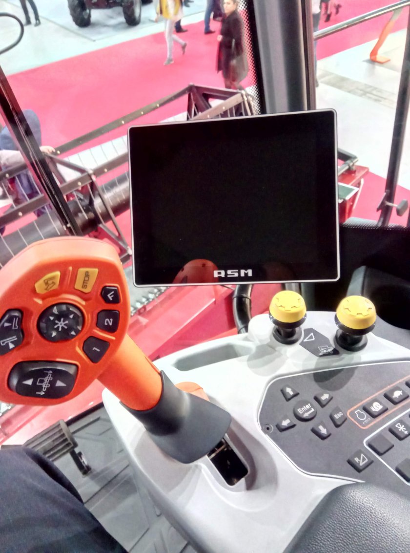 Кабина комбайна Акрос 595 плюс