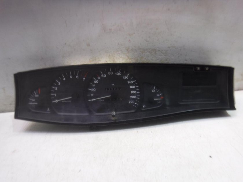 Opel Vectra b приборная панель