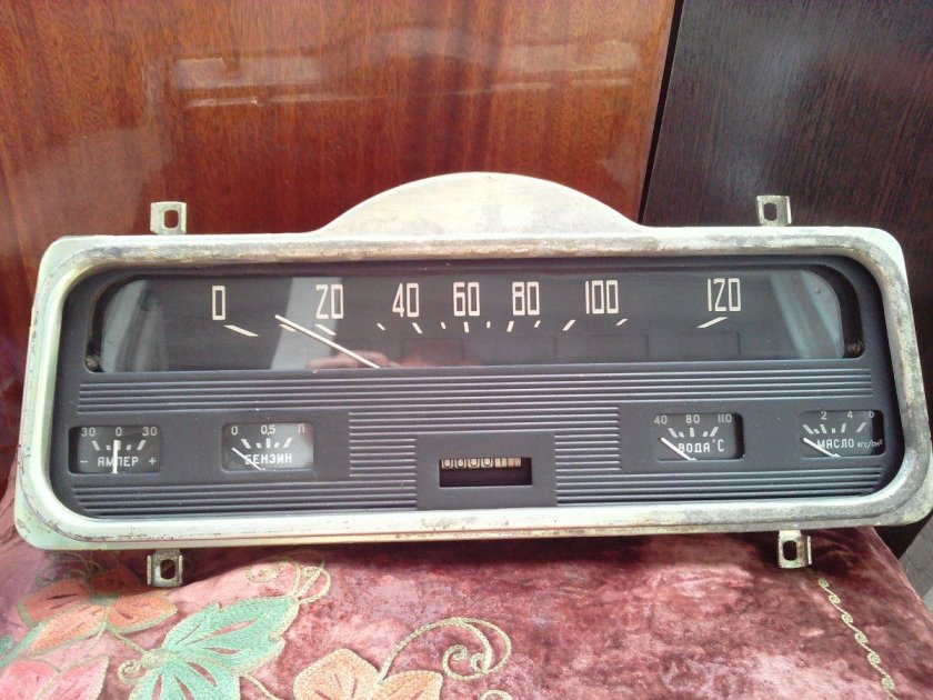 Щиток приборов ПАЗ 672