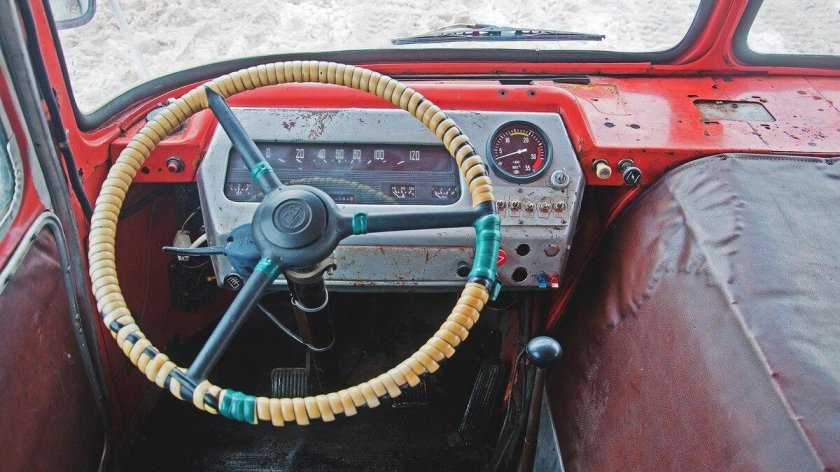 ПАЗ 672 3201 салон