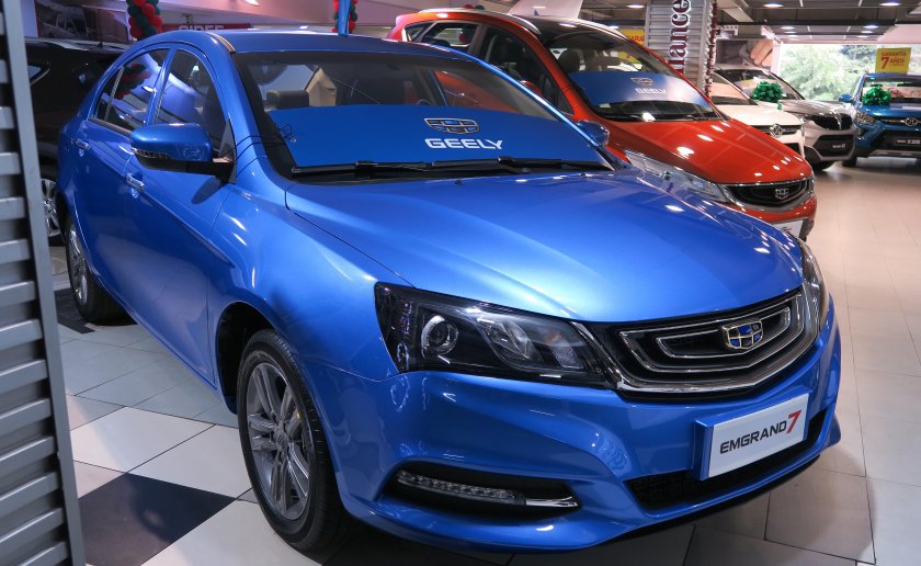 Синяя Geely Emgrand 7