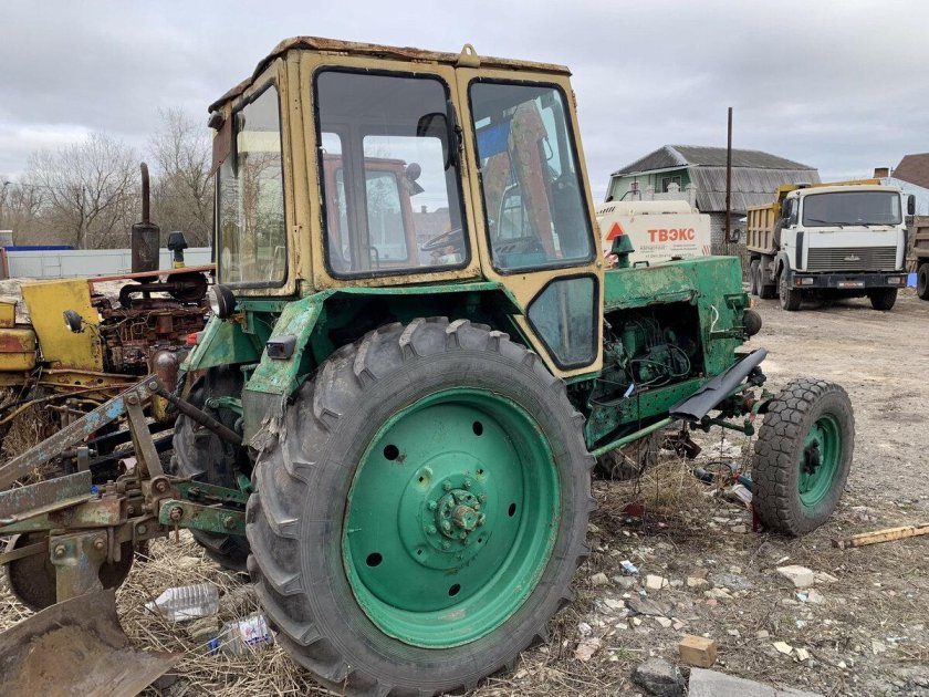 Трактор юмз 6