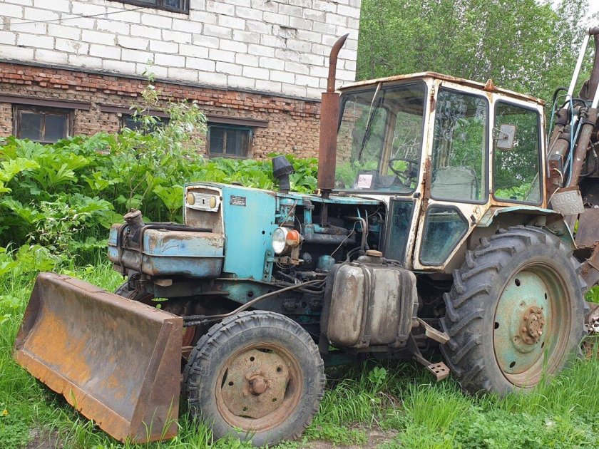 Трактор ЮМЗ ЭО 2621